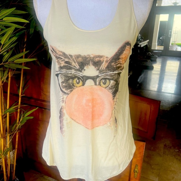 Lost and Found kitty cat blowing bubble tank top small NWT - Picture 3 of 9